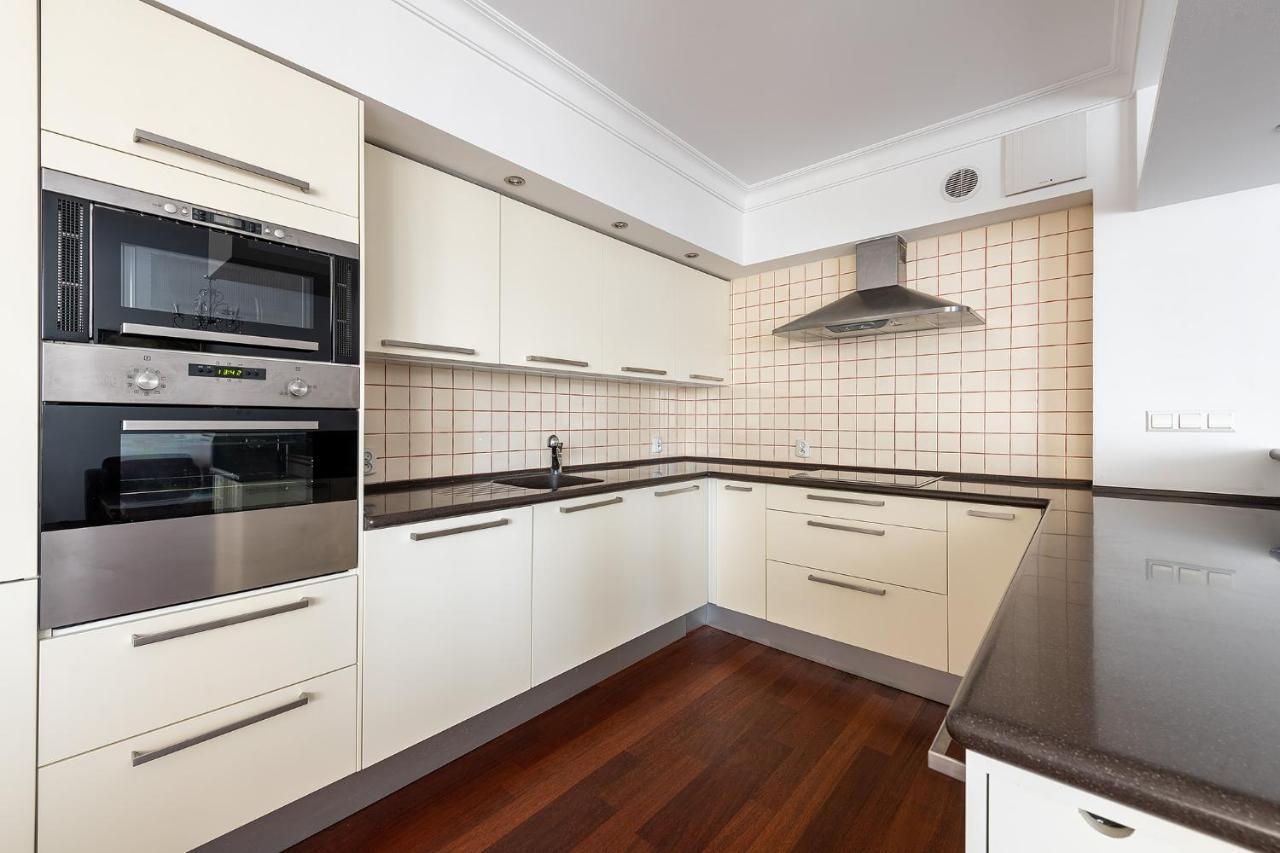 Bukowinska 12 Prywatne Mieszkanie 80M2 Z Dwiema Sypialniami I Balkonem 2X Bezplatne Miejsca Parkingowe Samodzielne Zameldowanie! Private Garage! Self Check-In System! Warsaw Exterior photo