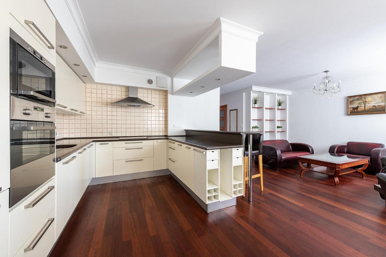 Bukowinska 12 Prywatne Mieszkanie 80M2 Z Dwiema Sypialniami I Balkonem 2X Bezplatne Miejsca Parkingowe Samodzielne Zameldowanie! Private Garage! Self Check-In System! Warsaw Exterior photo
